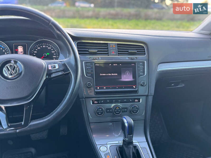 Хэтчбек Volkswagen e-Golf 2016 в Львове