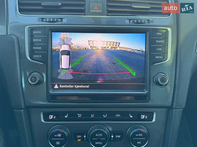 Хэтчбек Volkswagen e-Golf 2016 в Львове