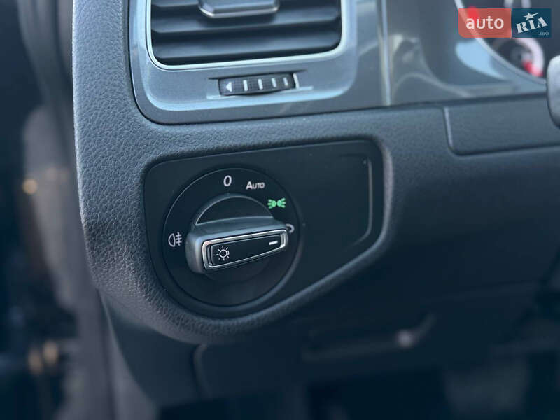 Хэтчбек Volkswagen e-Golf 2016 в Львове