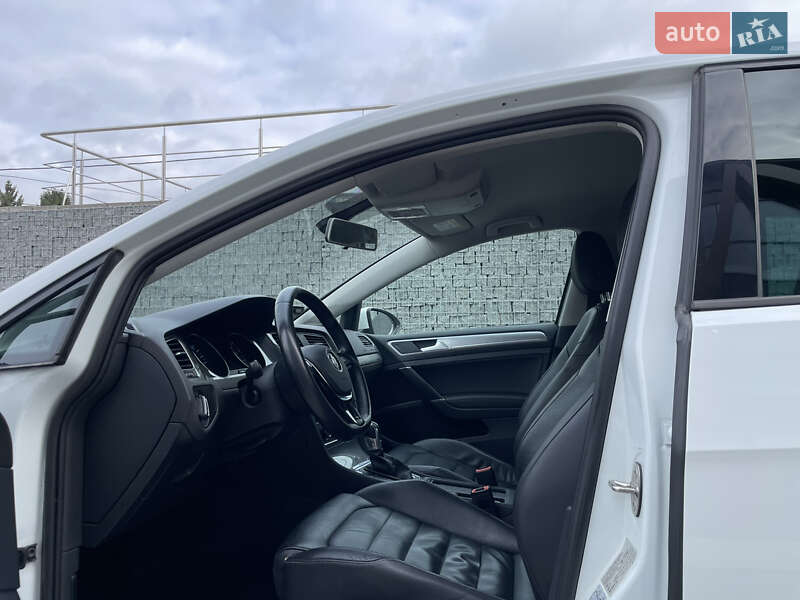 Хэтчбек Volkswagen e-Golf 2014 в Луцке фото 16 Хэтчбек Volkswagen e-Golf 2014 в Луцке