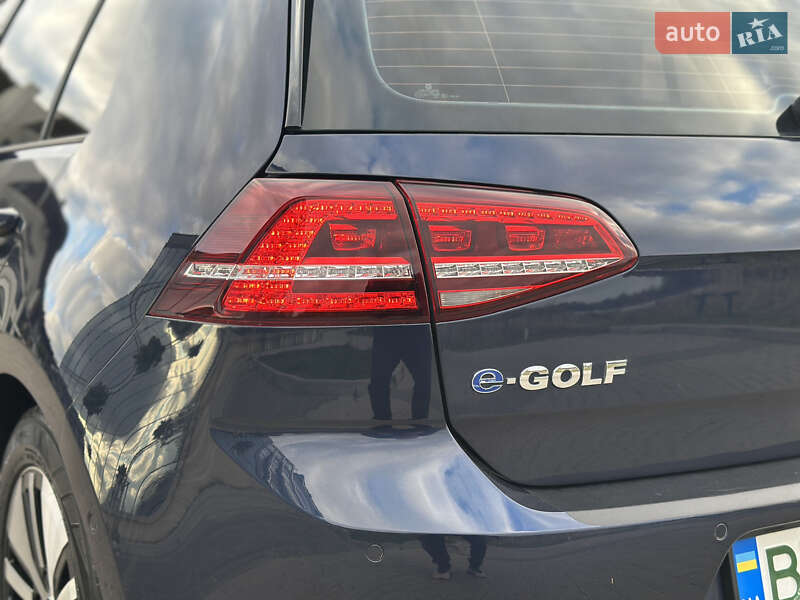 Хетчбек Volkswagen e-Golf 2015 в Рівному