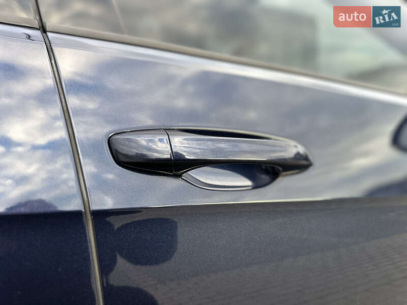 Хетчбек Volkswagen e-Golf 2015 в Рівному