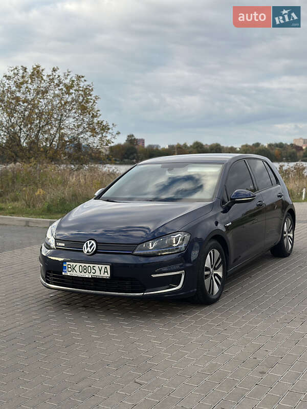 Хетчбек Volkswagen e-Golf 2015 в Рівному
