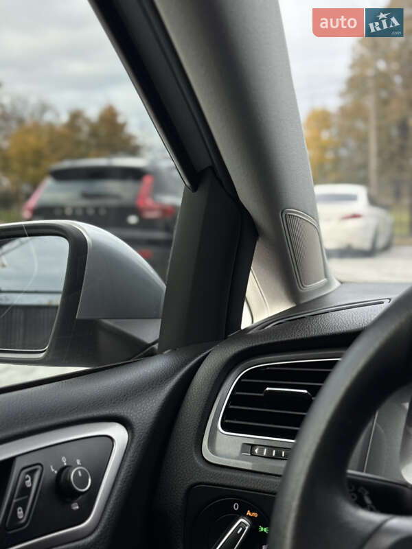 Хэтчбек Volkswagen e-Golf 2015 в Черновцах