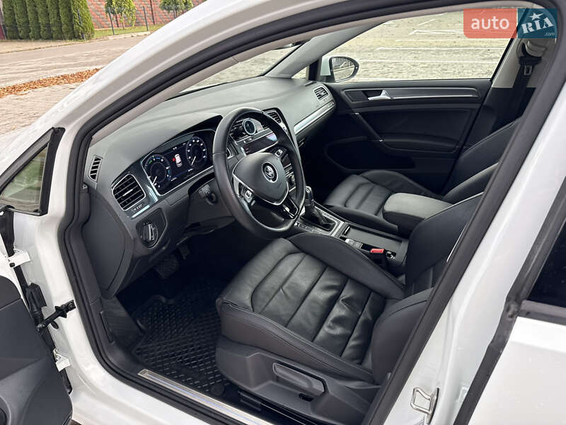 Хетчбек Volkswagen e-Golf 2018 в Рівному