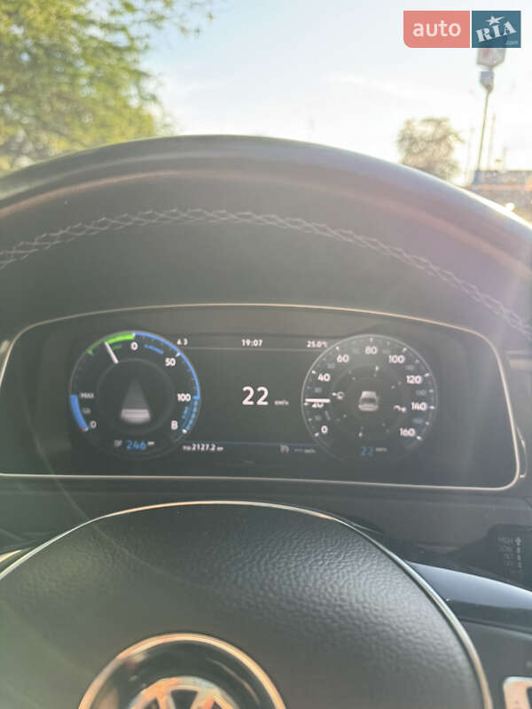 Хэтчбек Volkswagen e-Golf 2019 в Одессе