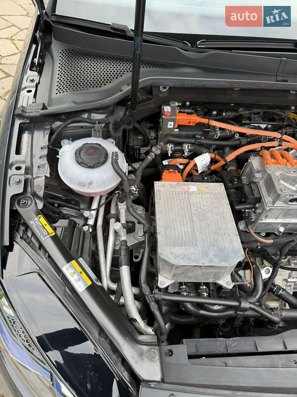 Хэтчбек Volkswagen e-Golf 2020 в Мукачево