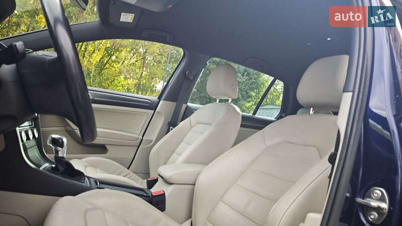 Хэтчбек Volkswagen e-Golf 2018 в Каменец-Подольском