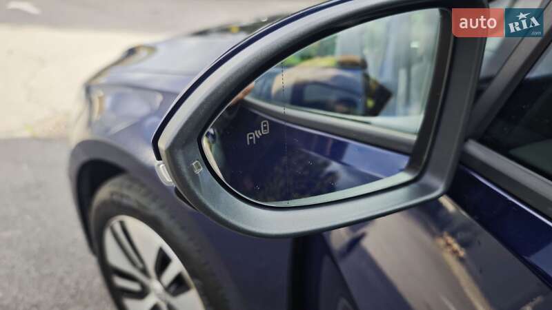 Хэтчбек Volkswagen e-Golf 2018 в Каменец-Подольском