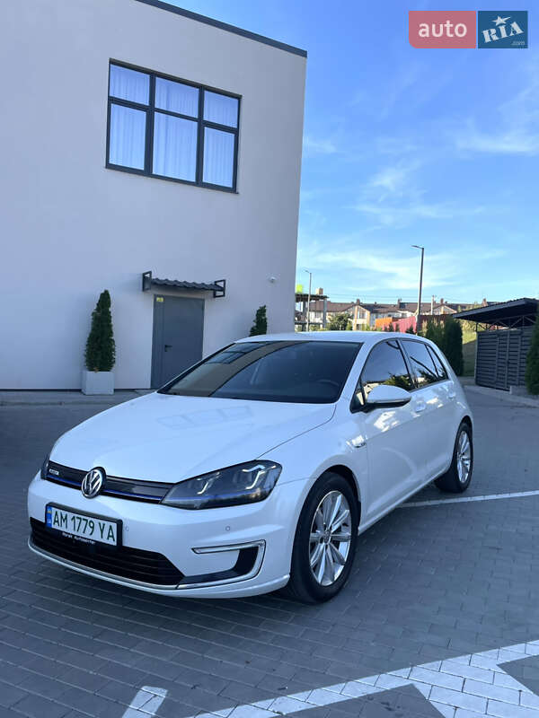 Хетчбек Volkswagen e-Golf 2015 в Харкові