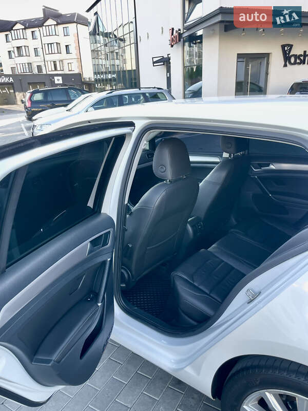 Хетчбек Volkswagen e-Golf 2015 в Харкові