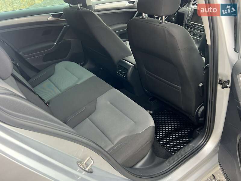 Хэтчбек Volkswagen e-Golf 2016 в Ровно фото 9 Хэтчбек Volkswagen e-Golf 2016 в Ровно