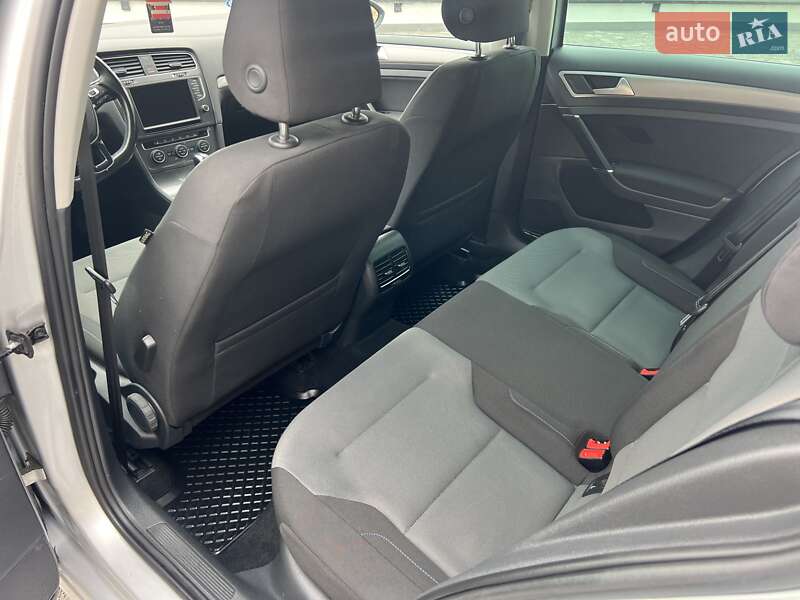 Хэтчбек Volkswagen e-Golf 2016 в Ровно фото 24 Хэтчбек Volkswagen e-Golf 2016 в Ровно