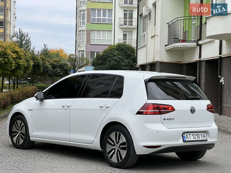 Хетчбек Volkswagen e-Golf 2015 в Івано-Франківську
