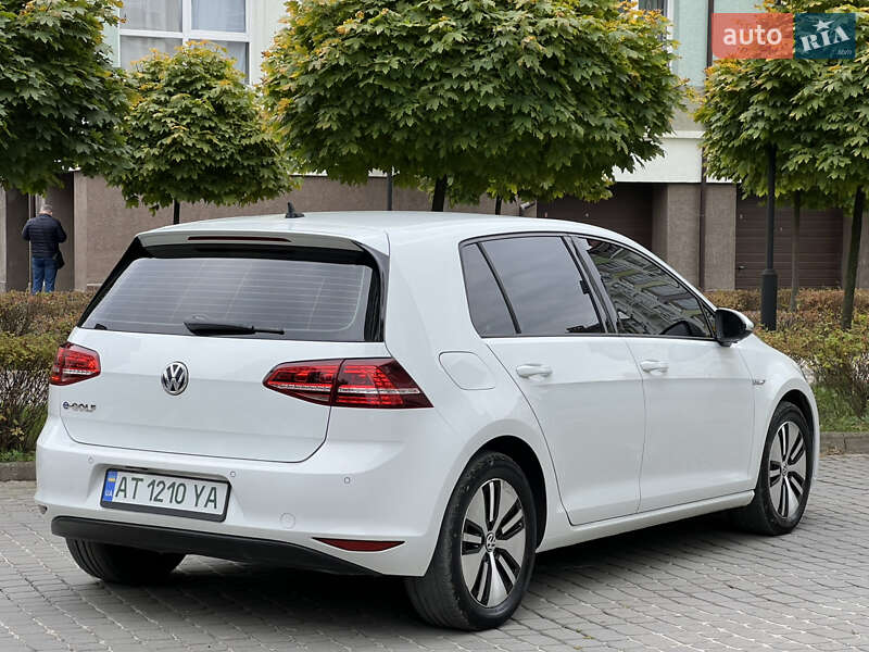 Хетчбек Volkswagen e-Golf 2015 в Івано-Франківську
