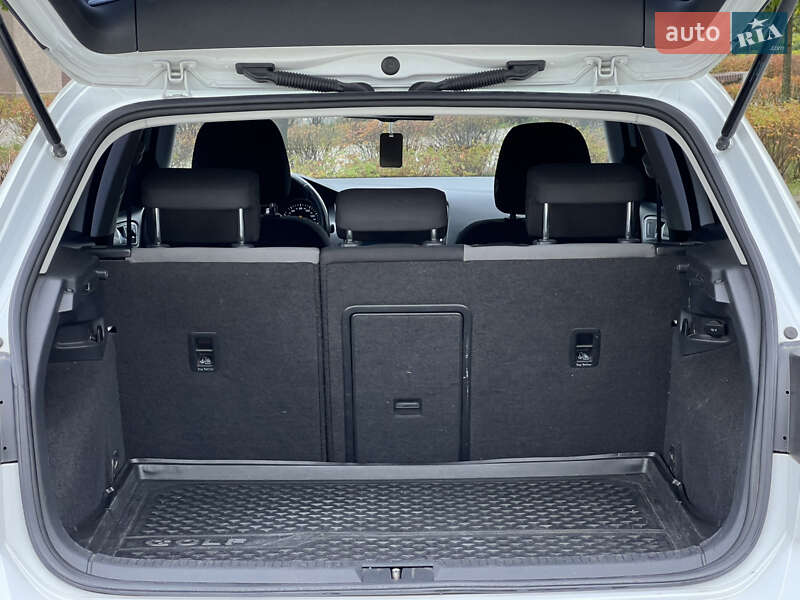 Хетчбек Volkswagen e-Golf 2015 в Івано-Франківську