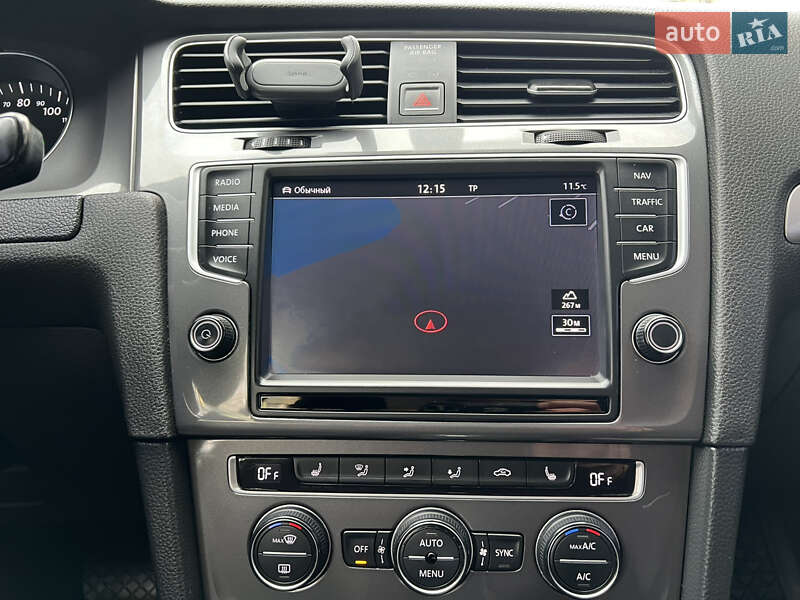 Хетчбек Volkswagen e-Golf 2015 в Івано-Франківську