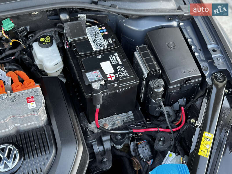 Хэтчбек Volkswagen e-Golf 2016 в Дрогобыче фото 63 Хэтчбек Volkswagen e-Golf 2016 в Дрогобыче