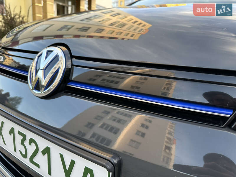 Хетчбек Volkswagen e-Golf 2015 в Кам'янець-Подільському