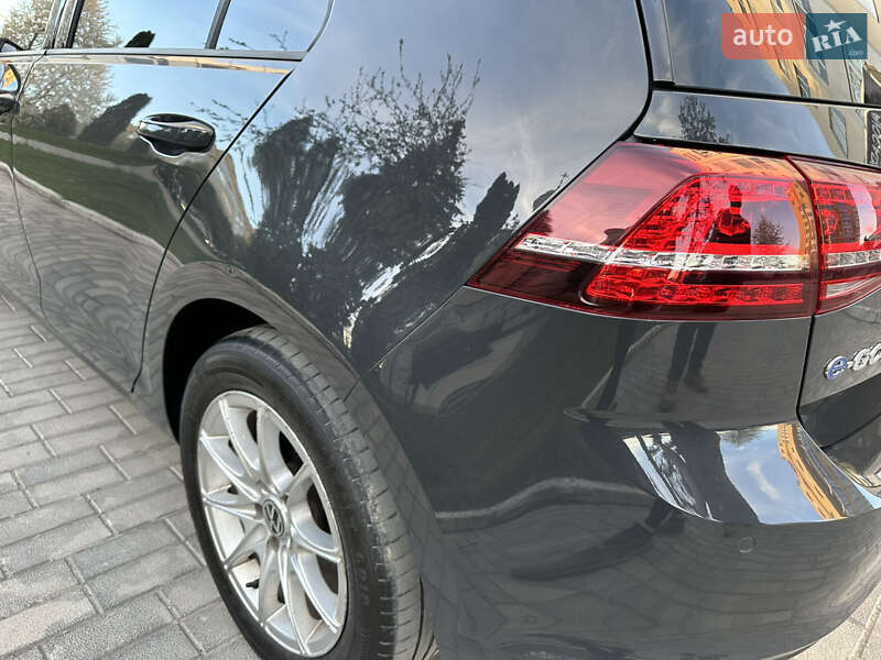 Хетчбек Volkswagen e-Golf 2015 в Кам'янець-Подільському