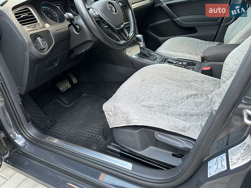 Хетчбек Volkswagen e-Golf 2015 в Кам'янець-Подільському