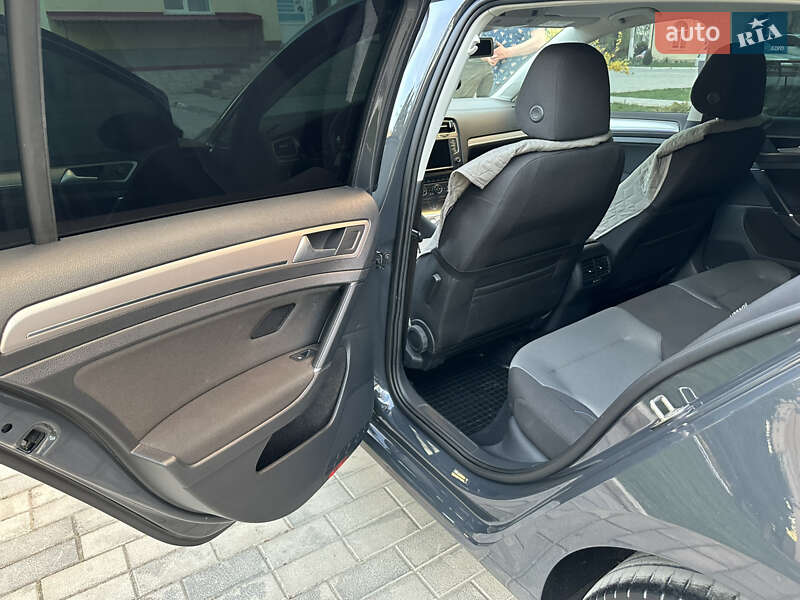 Хетчбек Volkswagen e-Golf 2015 в Кам'янець-Подільському