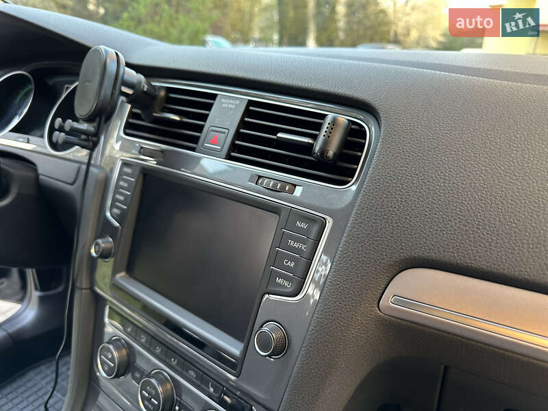 Хетчбек Volkswagen e-Golf 2015 в Кам'янець-Подільському