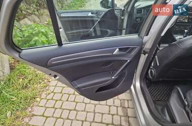 Хэтчбек Volkswagen e-Golf 2017 в 