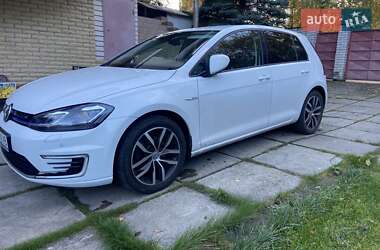 Хэтчбек Volkswagen e-Golf 2020 в Киеве