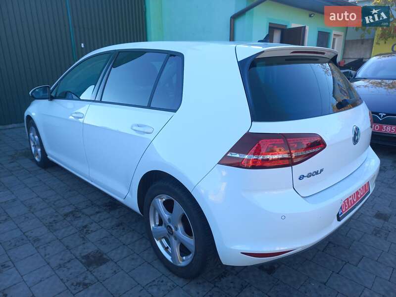 Хетчбек Volkswagen e-Golf 2015 в Шептицькому