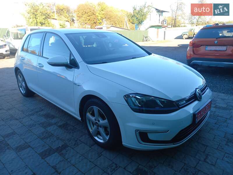 Хетчбек Volkswagen e-Golf 2015 в Шептицькому