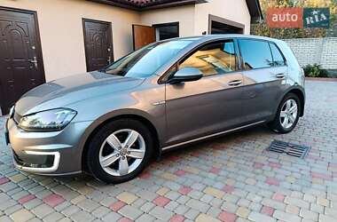 Хэтчбек Volkswagen e-Golf 2015 в Ивано-Франковске