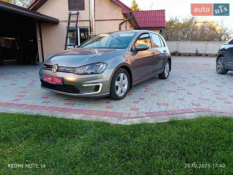 Хэтчбек Volkswagen e-Golf 2015 в Ивано-Франковске