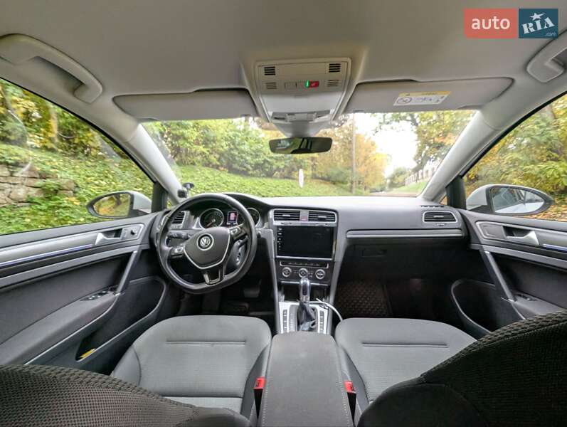 Хетчбек Volkswagen e-Golf 2018 в Рівному