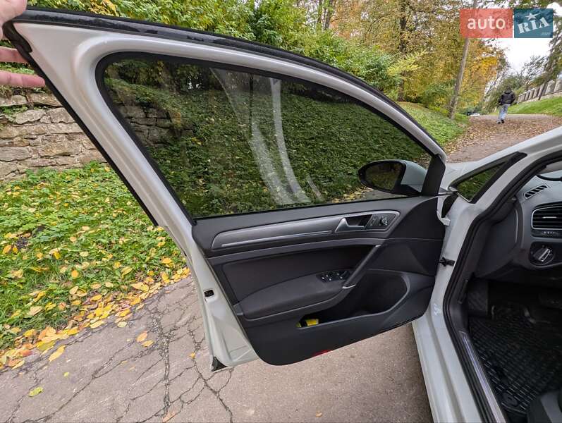 Хетчбек Volkswagen e-Golf 2018 в Рівному