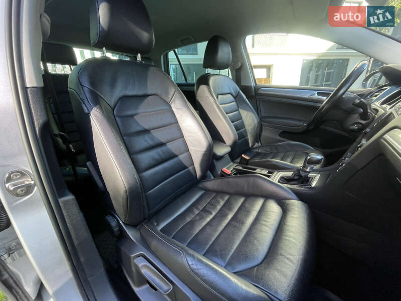 Хетчбек Volkswagen e-Golf 2015 в Львові