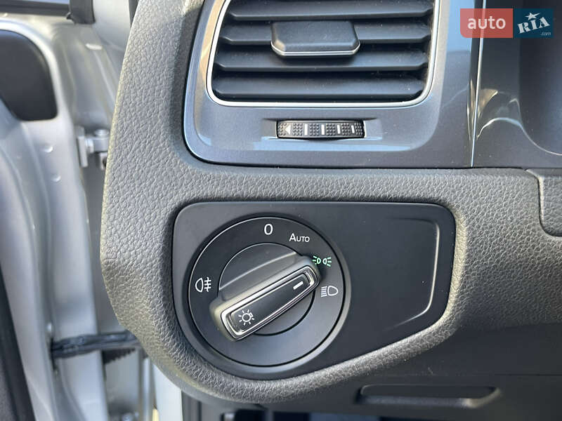 Хетчбек Volkswagen e-Golf 2015 в Львові