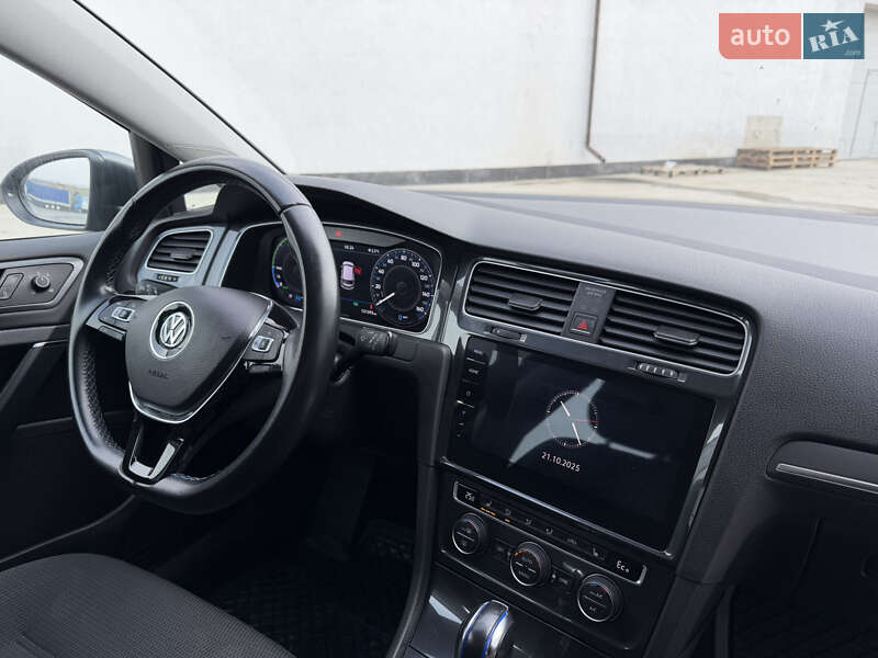 Хэтчбек Volkswagen e-Golf 2018 в Виннице