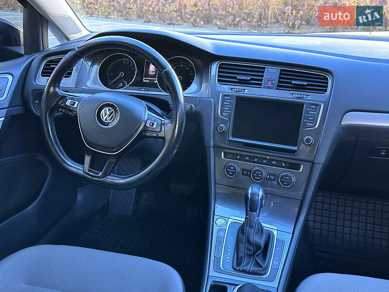 Хэтчбек Volkswagen e-Golf 2015 в Луцке фото 19 Хэтчбек Volkswagen e-Golf 2015 в Луцке