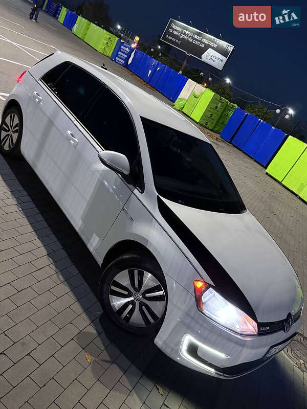 Хэтчбек Volkswagen e-Golf 2016 в Умани