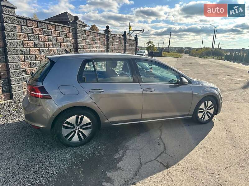 Хэтчбек Volkswagen e-Golf 2015 в Луцке