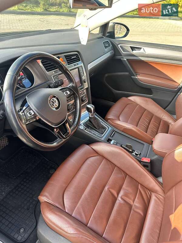 Хэтчбек Volkswagen e-Golf 2015 в Луцке