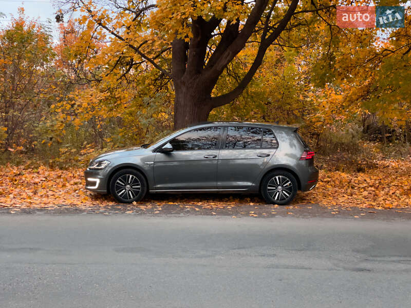 Хетчбек Volkswagen e-Golf 2019 в Рівному