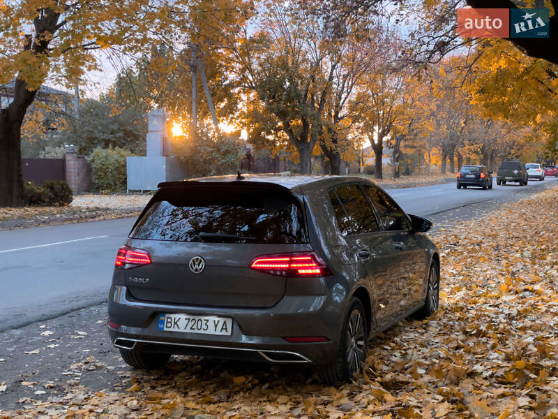 Хетчбек Volkswagen e-Golf 2019 в Рівному