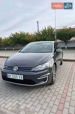 Хетчбек Volkswagen e-Golf 2020 в Сваляві