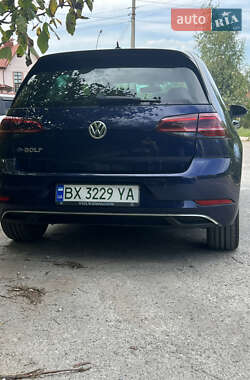 Хэтчбек Volkswagen e-Golf 2019 в 