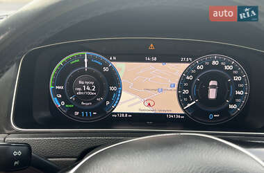 Хэтчбек Volkswagen e-Golf 2019 в 