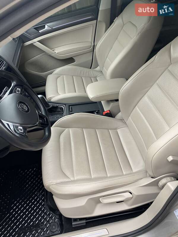 Хетчбек Volkswagen e-Golf 2019 в Хмельницькому фото 13 Хетчбек Volkswagen e-Golf 2019 в Хмельницькому