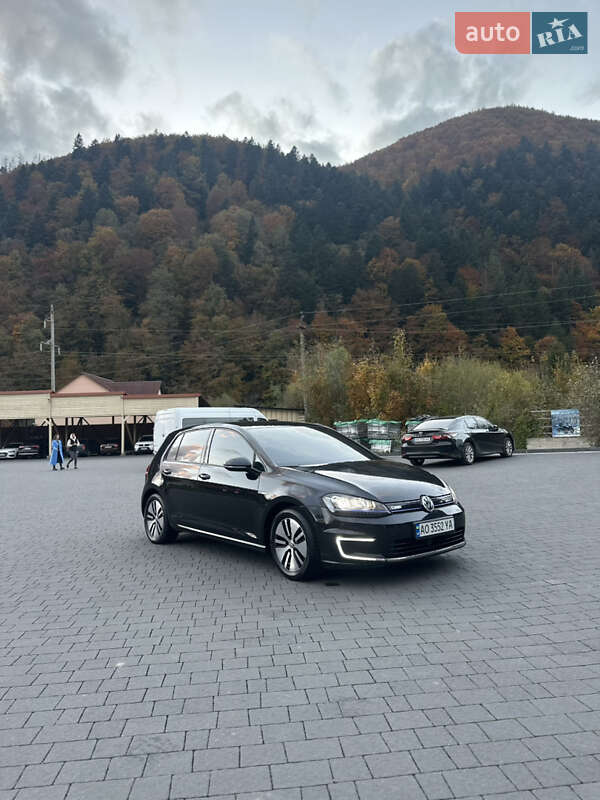 Volkswagen e-Golf 2015