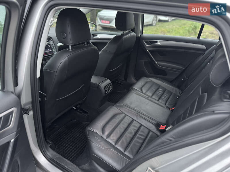 Хетчбек Volkswagen e-Golf 2014 в Рівному